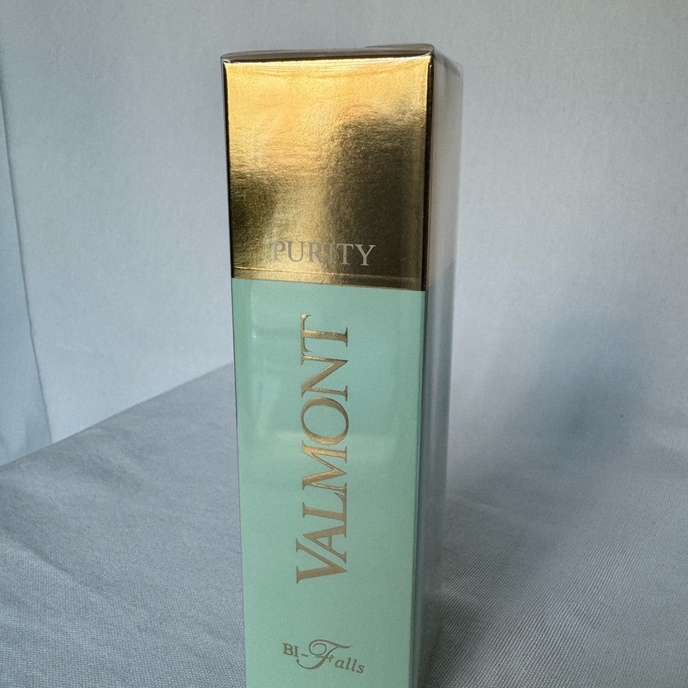 Valmont Purity Bi-Falls Cleanser in Mint and Gold